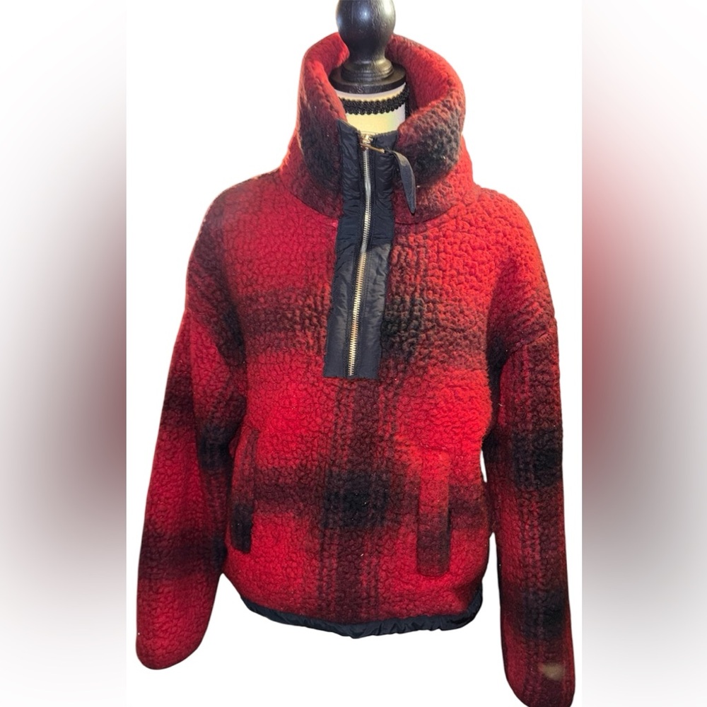 Abercrombie & Fitch Red and Black Sweater